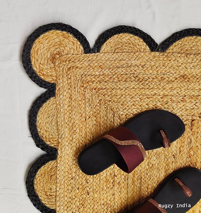 Scalloped Jute Area Rug 2x3 FT – Handwoven Natural Fiber Rug with Black Border | Eco-Friendly, Durable & Stylish Doormat | Farmhouse Boho Décor for Living Room, Bedroom, Entryway (Black, 2'x3')